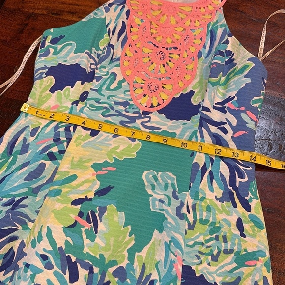 Lilly Pulitzer Pearl Shift Mini Dress Lace Neckline Wade and Sea sz 2 - Picture 11 of 12